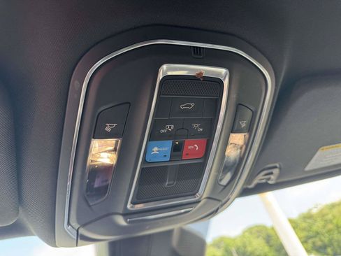 Used 2023 Jeep Wagoneer 4WD w/ Convenience Group I image 29