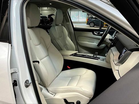 Certified 2023 Volvo XC60 B5 Plus w/ Climate Package image 7