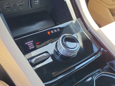 Used 2023 Jeep Grand Cherokee Limited w/ Black Appearance Package image 28