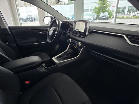 Used 2025 Toyota RAV4 XLE image 44