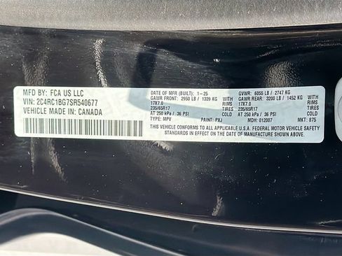 Used 2025 Chrysler Pacifica Select FWD image 33