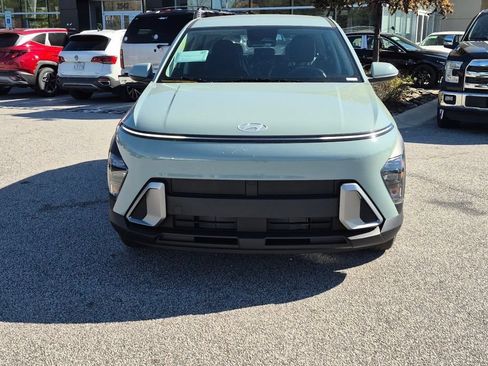 New 2027 Hyundai Kona SE FWD image 3