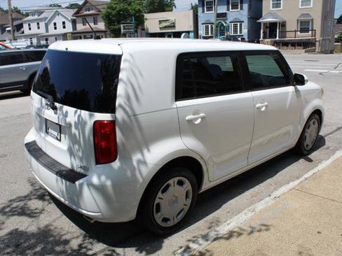 Used 2009 Scion xB FWD image 5