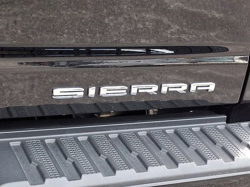 Certified 2022 GMC Sierra 2500 Denali w/ Denali Black Diamond Edition image 31