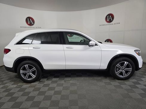Used 2022 Mercedes-Benz GLC 300 4MATIC w/ Premium Package Lite image 3