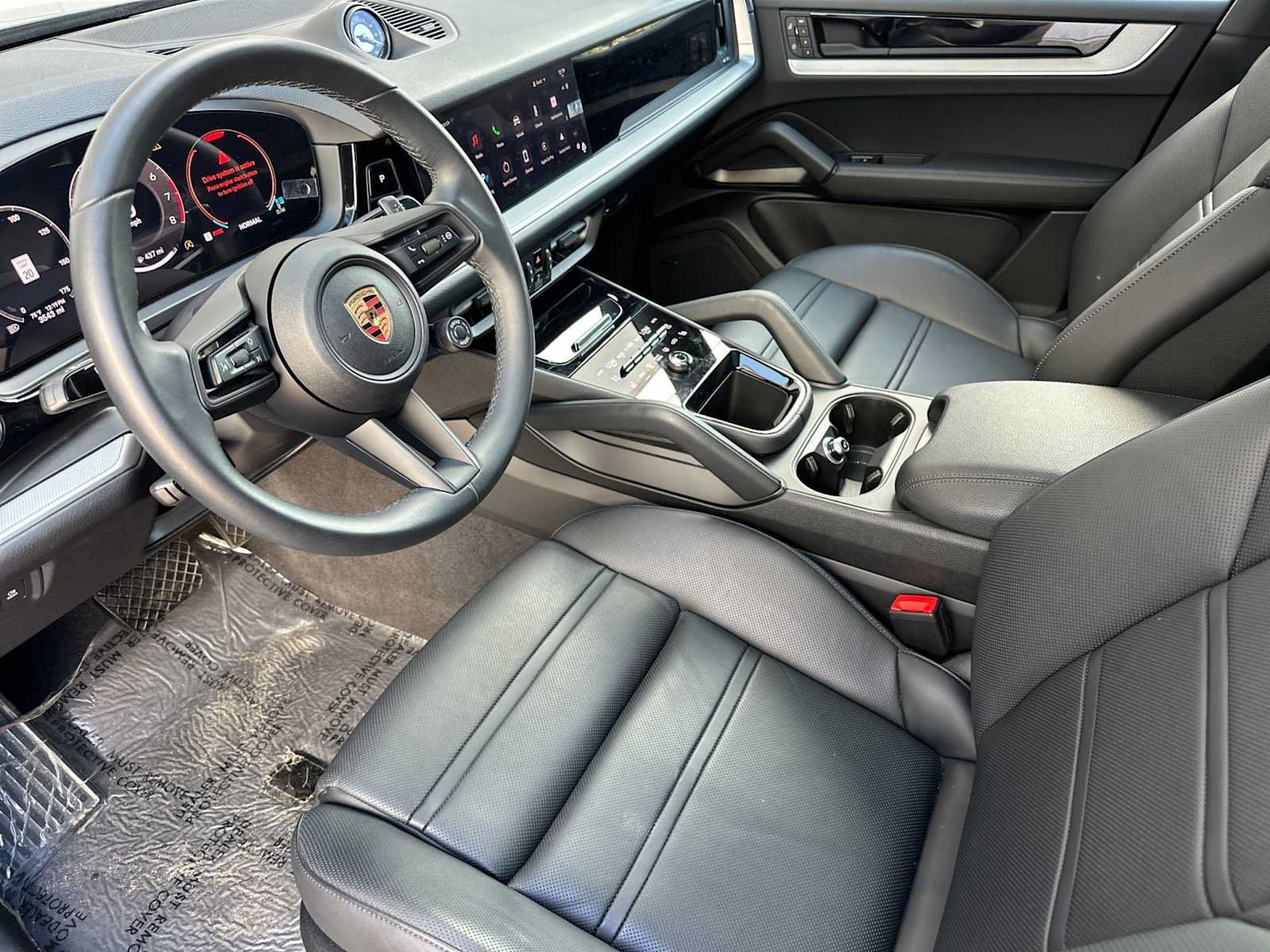 Certified 2025 Porsche Cayenne Coupe AWD/4WD image 4