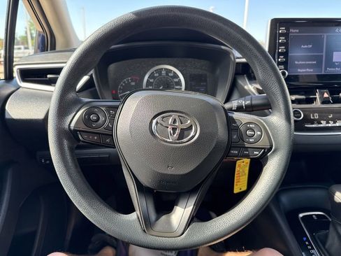 Used 2020 Toyota Corolla LE FWD image 11