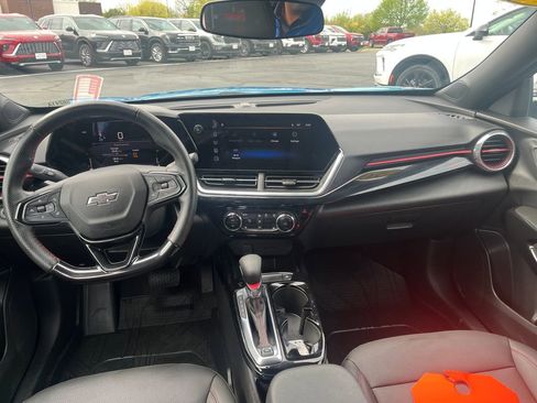 Certified 2025 Chevrolet Trax RS w/ Driver Confidence Package FWD image 13