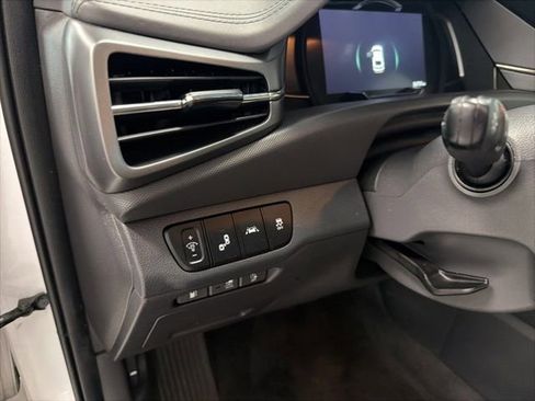 Used 2021 Hyundai Ioniq SEL FWD image 15