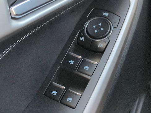 Used 2024 Ford Explorer XLT w/ Equipment Group 202A RWD image 22