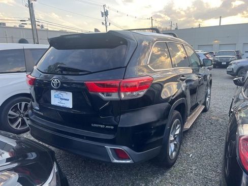 Used 2017 Toyota Highlander Limited w/ Carpet Mat Package AWD/4WD image 4