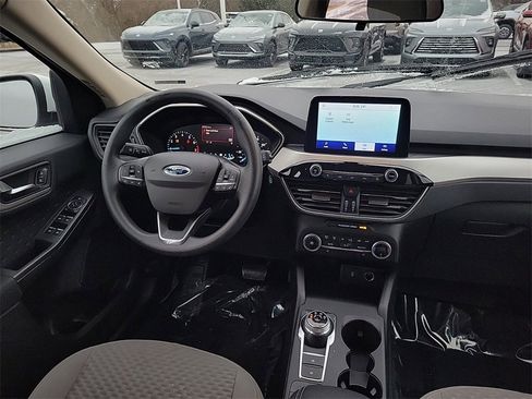 Used 2020 Ford Escape SE image 9