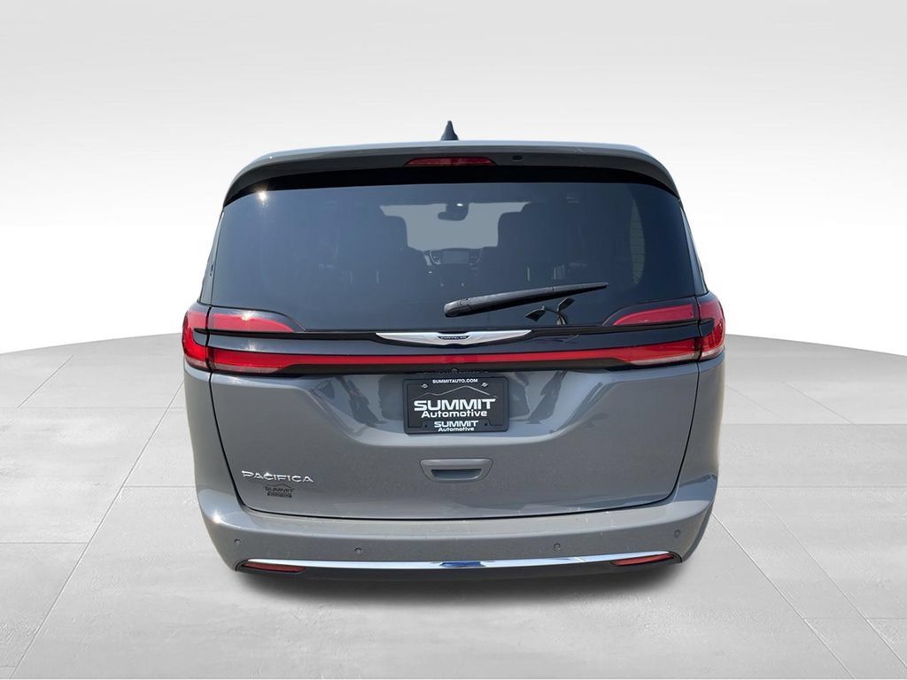 Used 2023 Chrysler Pacifica Touring-L FWD image 28