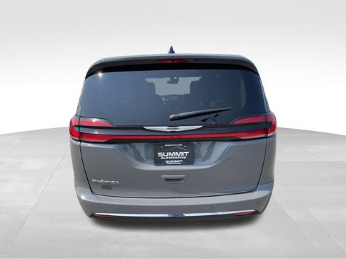 Used 2023 Chrysler Pacifica Touring-L FWD image 28