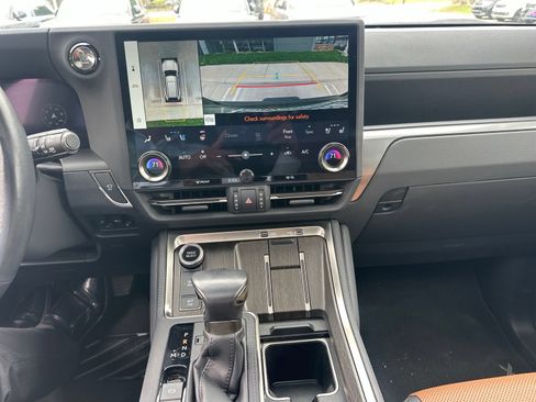 Used 2024 Lexus GX 550 w/ Accessory Package (Z1) AWD/4WD image 19