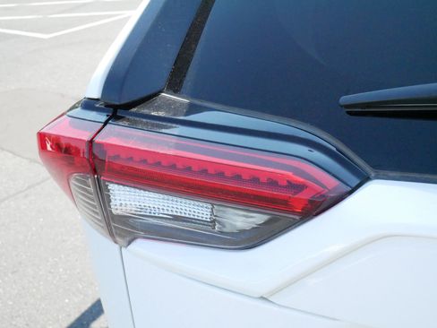 Certified 2025 Toyota RAV4 XLE AWD/4WD image 17