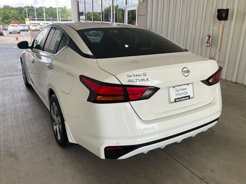 Used 2025 Nissan Altima 2.5 S FWD image 18