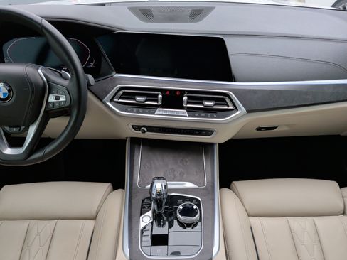 Used 2022 BMW X5 xDrive40i w/ Executive Package AWD/4WD image 32