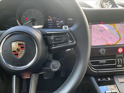Certified 2025 Porsche Macan S AWD/4WD image 24
