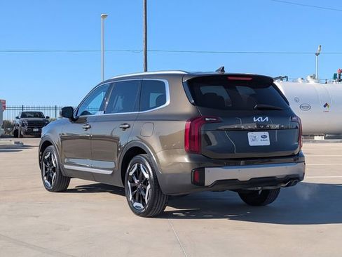 Used 2025 Kia Telluride S AWD/4WD image 4