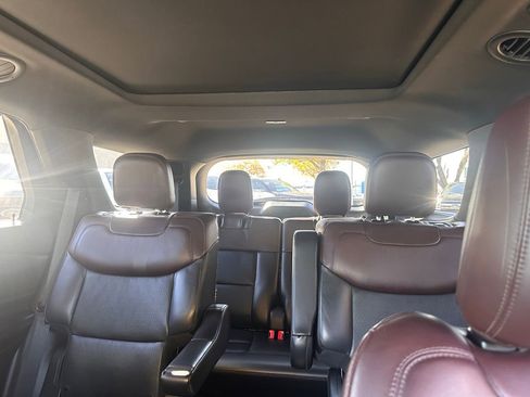 Used 2020 Ford Explorer Platinum w/ Premium Technology Package image 20