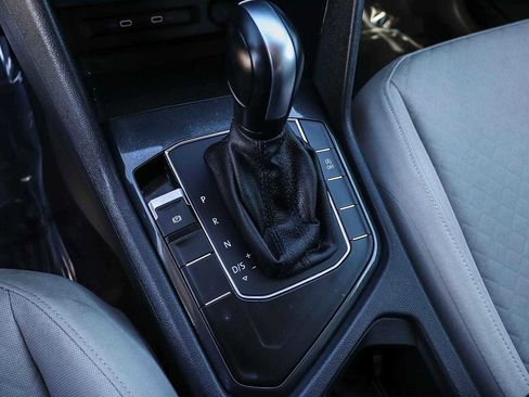 Used 2020 Volkswagen Tiguan S image 20