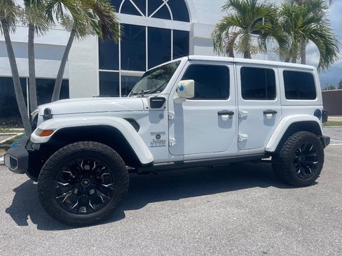 Used 2023 Jeep Wrangler Unlimited Sahara AWD/4WD image 1