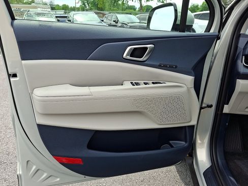 New 2026 Kia Carnival EX FWD image 10