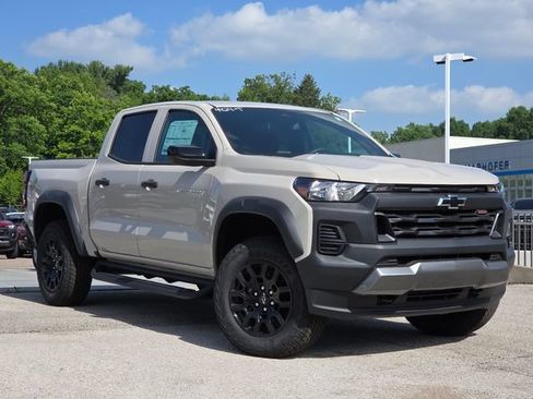 New 2026 Chevrolet Colorado Trail Boss AWD/4WD image 2
