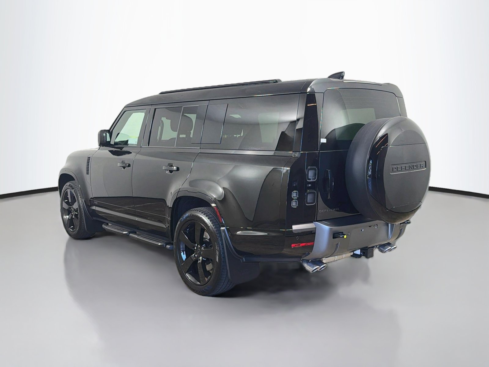 New 2026 Land Rover Defender 130 V8 AWD/4WD image 3
