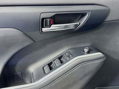 Used 2023 Toyota Highlander XLE image 15