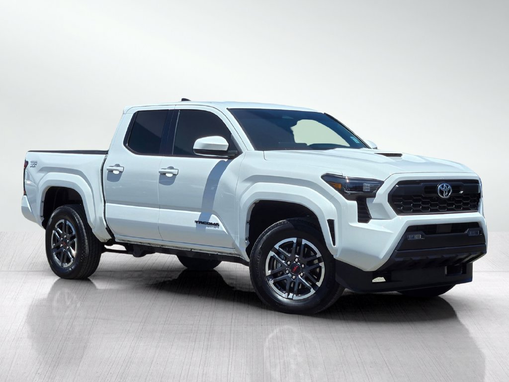 Used 2024 Toyota Tacoma TRD Sport AWD/4WD image 2