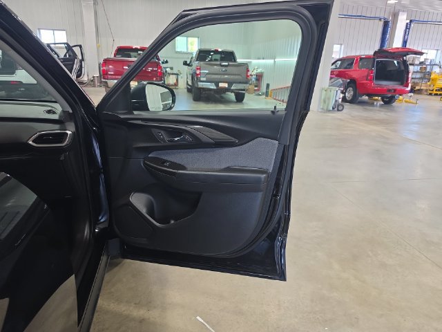 Used 2023 Chevrolet TrailBlazer LS FWD image 31
