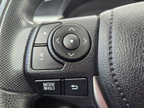 Used 2014 Toyota Corolla LE image 14