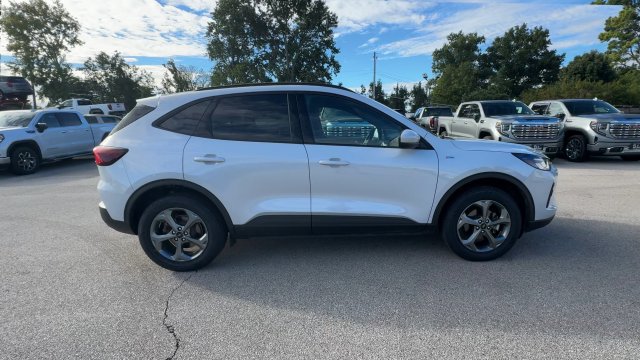 Used 2025 Ford Escape ST-Line Select AWD/4WD image 2