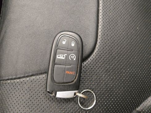 Used 2020 Jeep Cherokee Limited AWD/4WD image 32