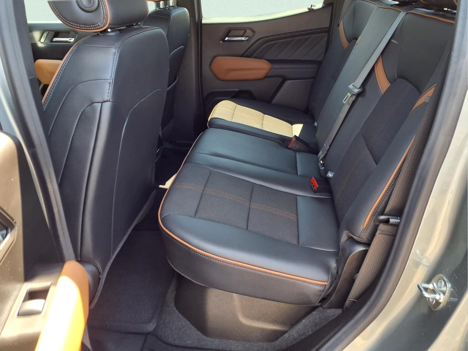 Used 2026 GMC Canyon AT4 AWD/4WD image 18
