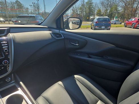 Used 2023 Nissan Murano SV w/ SV Midnight Edition Package image 11