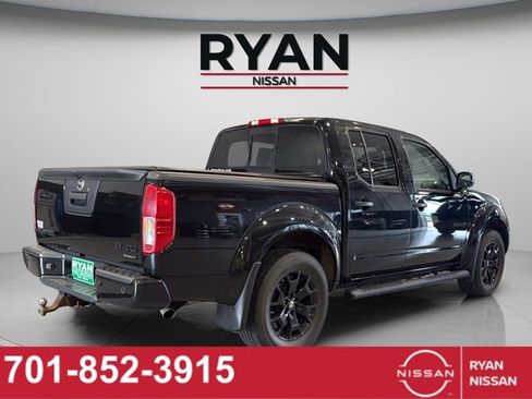 Certified 2018 Nissan Frontier SV w/ Value Truck Package AWD/4WD image 17
