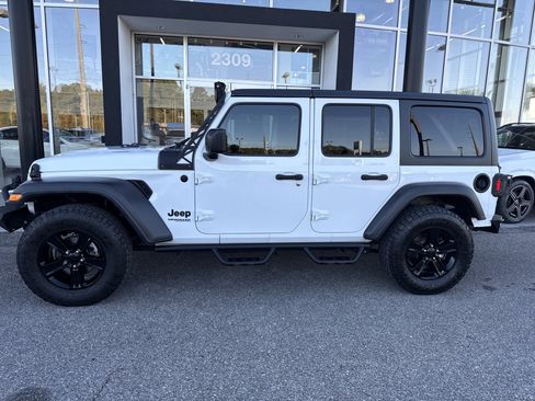 Used 2020 Jeep Wrangler Unlimited Sport image 2
