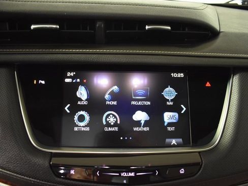 Used 2018 Cadillac XT5 Luxury w/ Driver Awareness Package image 21