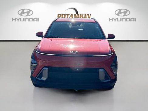 Used 2024 Hyundai Kona SEL FWD image 2