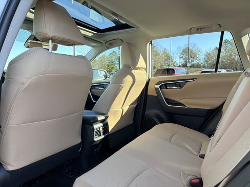 Used 2025 Toyota RAV4 XLE image 13