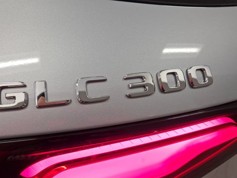 New 2026 Mercedes-Benz GLC 300 4MATIC image 32