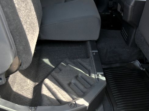 Used 2025 Toyota Tacoma SR5 AWD/4WD image 44