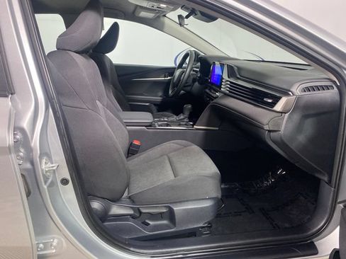 Used 2025 Toyota Camry LE FWD image 8