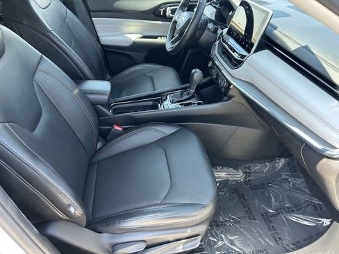 Used 2022 Jeep Compass Limited image 9