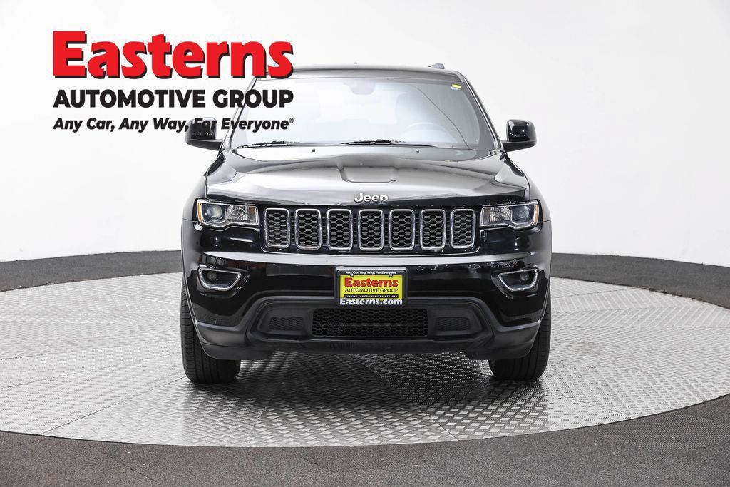 Used 2021 Jeep Grand Cherokee Laredo AWD/4WD image 2