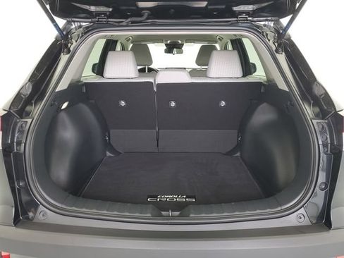 Used 2025 Toyota Corolla Cross L FWD image 10