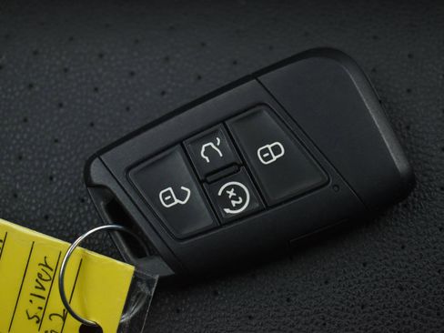 Used 2020 Volkswagen Tiguan SEL image 35